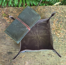 The Pipe-to-Pack Pouch Set.