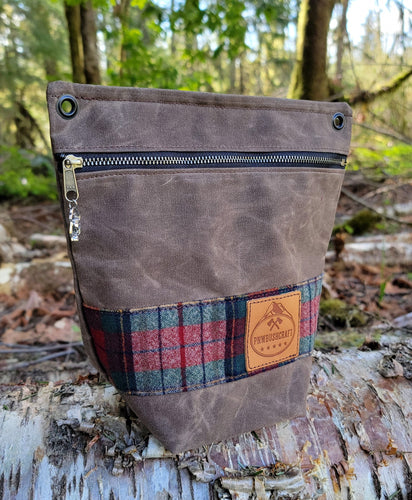 waxed canvas zipper pouch with wool lining