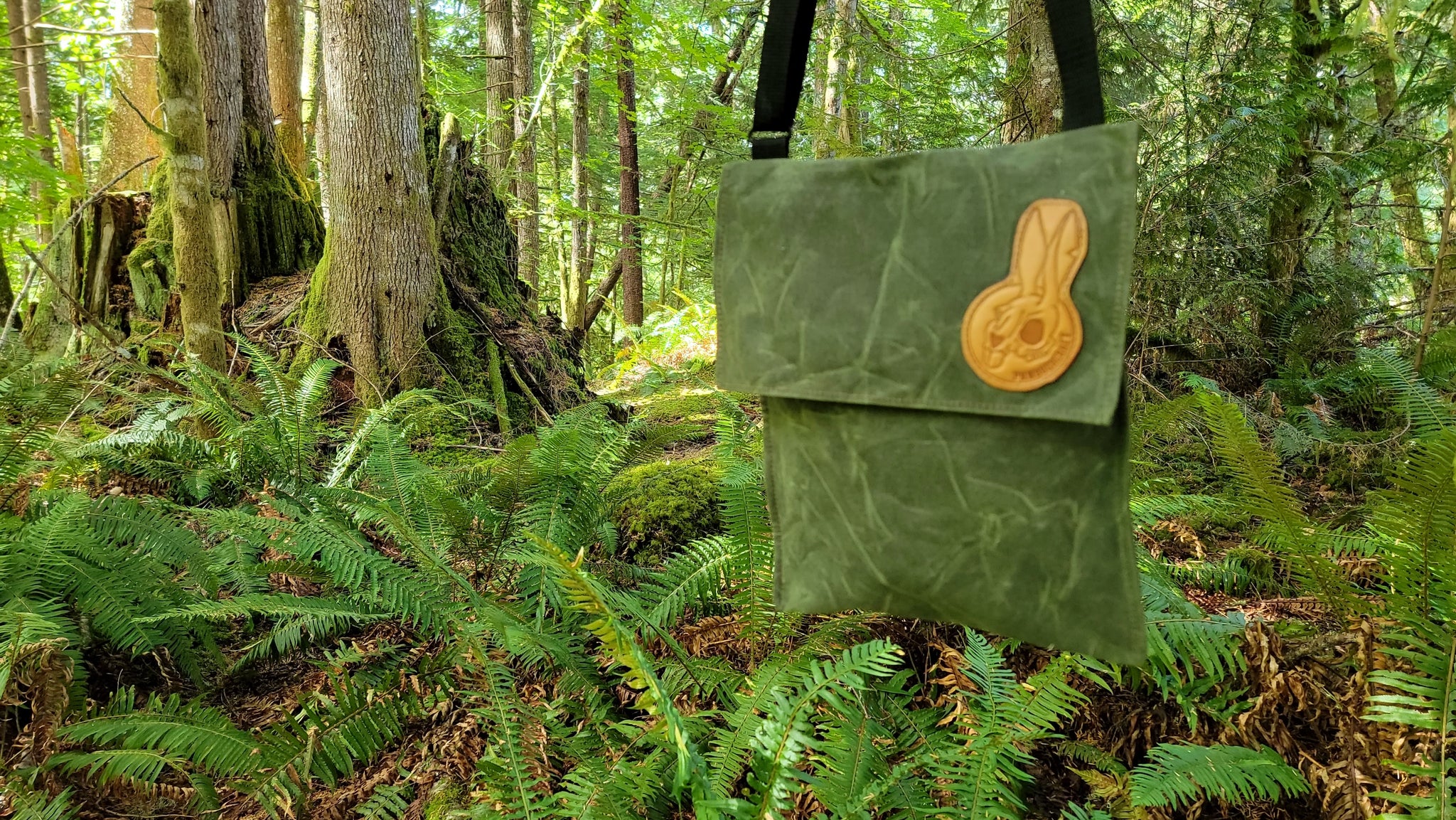 The Trailblazer Bushcraft Waxed Canvas Backpack In Army Green