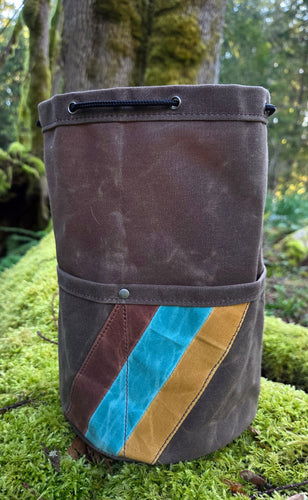 Brown Retro Waxed Canvas Cedar Bucket Bag with Outside Pockets