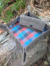 The Trail Gamer Set – Waxed Canvas Travel Tray and Dice Pouch
