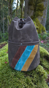 Brown Retro Waxed Canvas Cedar Bucket Bag with Outside Pockets