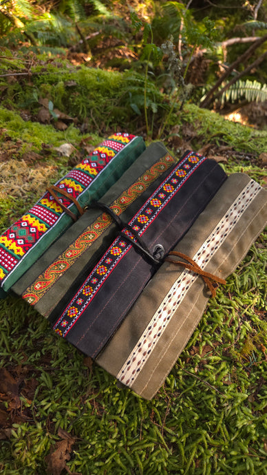 Maple Waxed Canvas Pocketknife Roll Up with Vintage Trim
