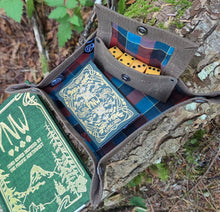 The Trail Gamer Set – Waxed Canvas Travel Tray and Dice Pouch