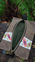 Vintage Trim Waxed Canvas Zipper Pouches