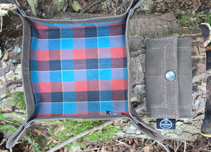 The Trail Gamer Set – Waxed Canvas Travel Tray and Dice Pouch