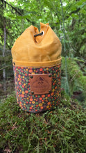 1970s Vintage Dot Small Cedar Bucket Bag
