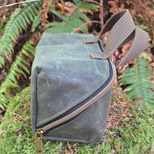 The Sidekick Waxed Canvas Zipper Bag *Make it Monday*