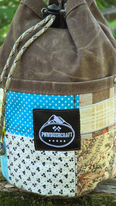 Cedar Bucket Bag with Vintage Patchwork Quilt Pockets *Make it Monday*