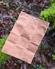 Deep Waxed Canvas Foraging Pouch – Hip Bag for Adventure