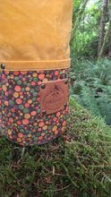 1970s Vintage Dot Small Cedar Bucket Bag