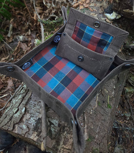 The Trail Gamer Set – Waxed Canvas Travel Tray and Dice Pouch