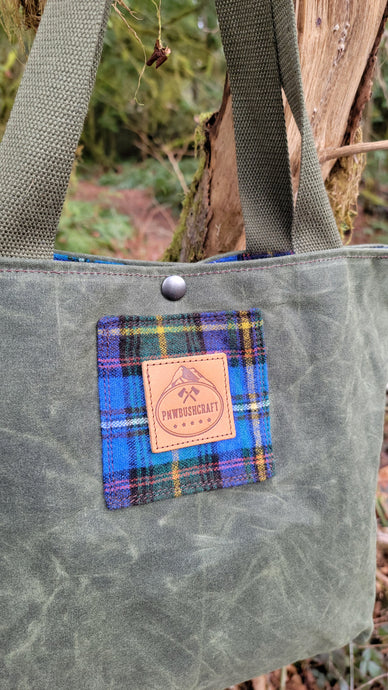 Green Waxed Canvas Tote with Vintage Wool Lining